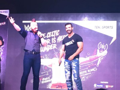 Bollywood hunk John Abraham, WWE superstar Sheamus take Malad mall by storm