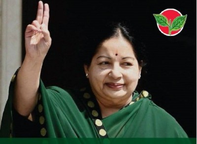 Jayalalithaa sworn in as TN Chief Minister for sixth time