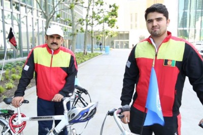 VIDEO: Afghan cyclists bring message of peace to UN Headquarters