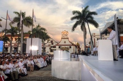  As Colombians bid farewell to â€˜decades of flames,â€™ Ban pledges UN support to historic peace deal