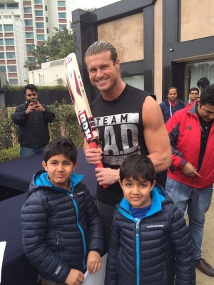 Virender Sehwag teaches cricket to wrestlers 