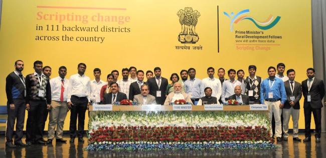 Pranab Mukherjee paying floral tributes