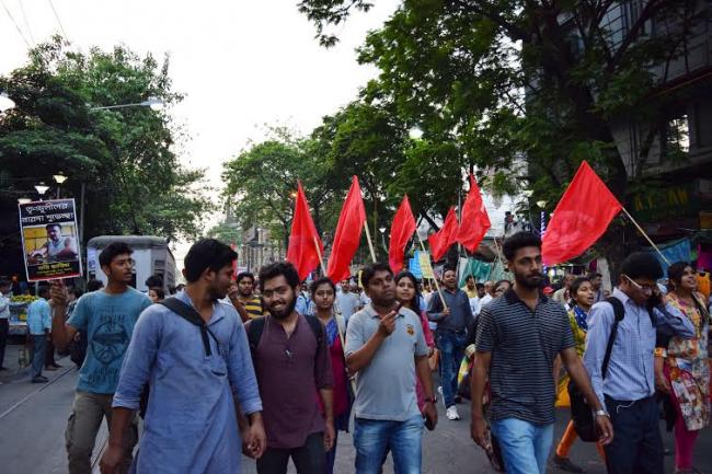CPI-M hits the street to demand punishment for TMC leaders caught in sting