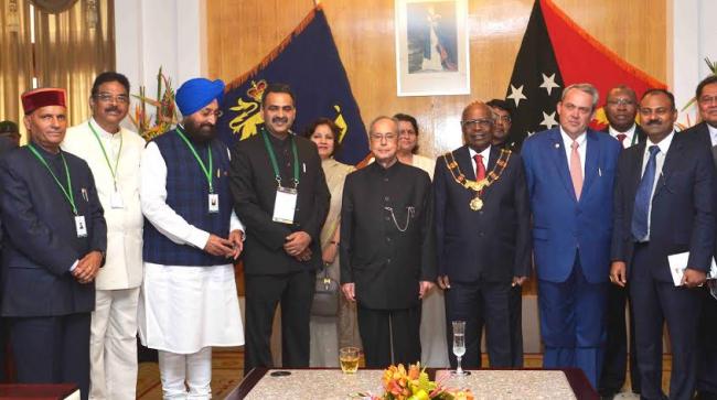 Pranab Mukherjee being received by the Deputy Prime Minister of Papua New Guinea, Mr. Leo Dion