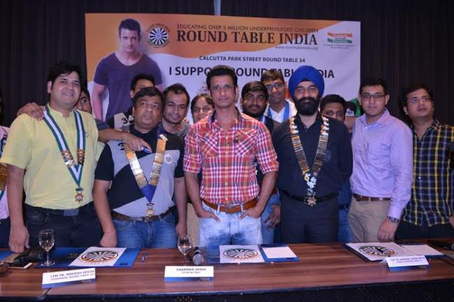 Bollywood actor Sharman Joshi visits Kolkata