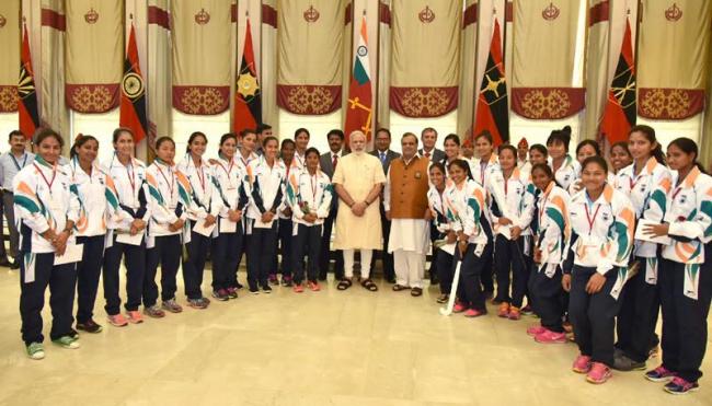 PM Modi meets athletes contingent for Rio Olympics