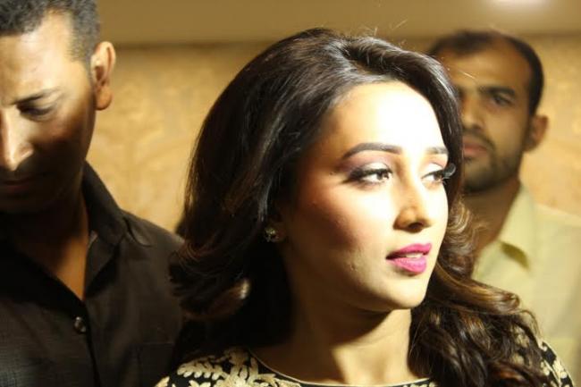 Tollywood actress Mimi Chakraborty inaugurates Ratnajeevan Gems and Jewellery in Kolkata