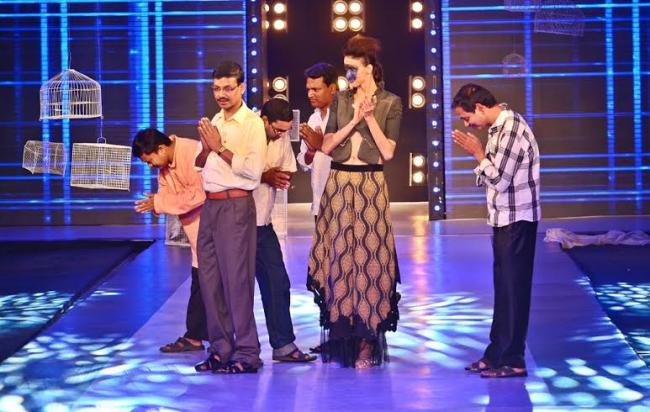 Actor Jisshu and wife Nilanjana walk ramp for Abhishek Dutta at Kolkata fashion fiesta