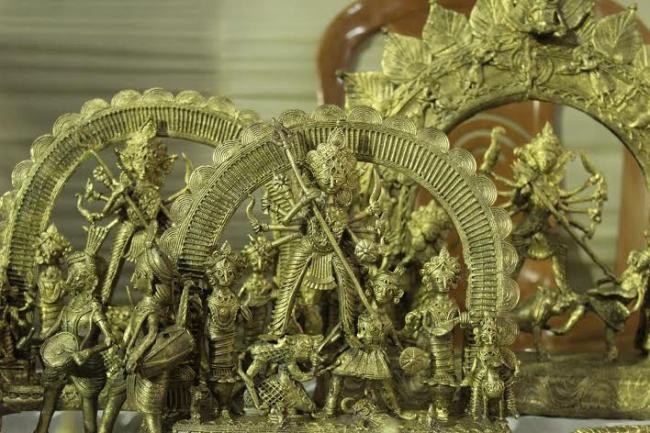 Kolkata:Theatre personality Rudraprasad Sengupta inaugurates the Lokshilpa O Karukriti Mela at Jorasanko Thakurbari