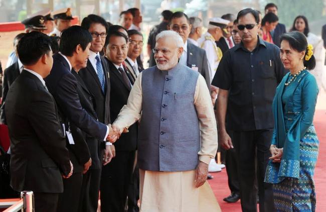  Narendra Modi receiving the State Counsellor of Myanmar, Ms. Aung San Suu Kyi