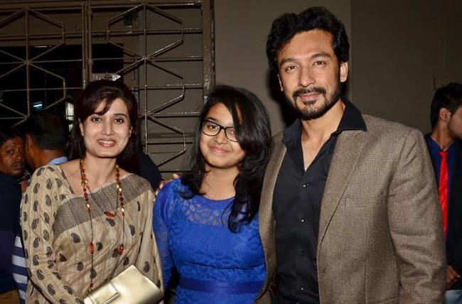 Tollywood celebs glam up premiere of Benche Thakar Gaan 