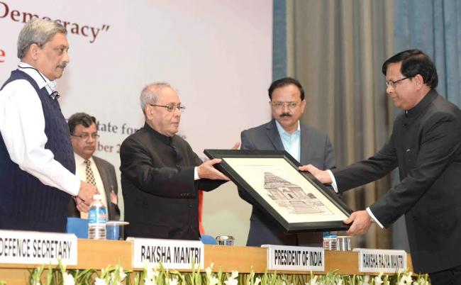 Pranab Mukherjee at a function of the Defence Estates Day Lecture 2016
