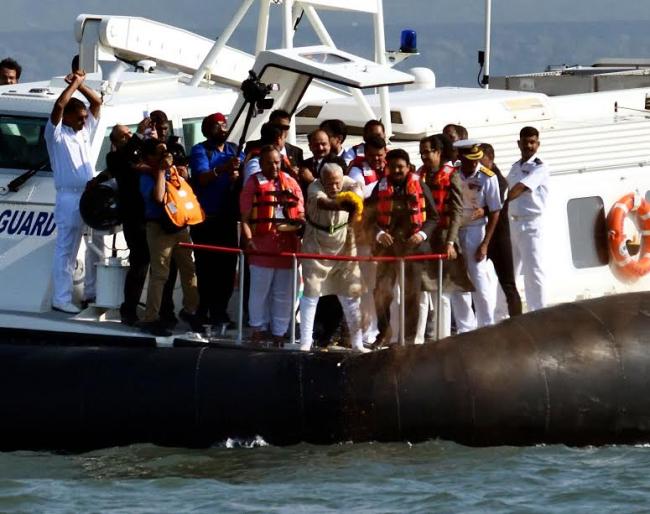 Narendra Modi arrives at Mumbai Airport 