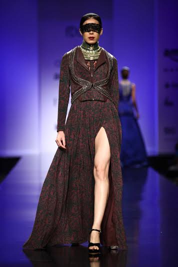 Amazon India Fashion Week: Shriya Saran sizzles ramp