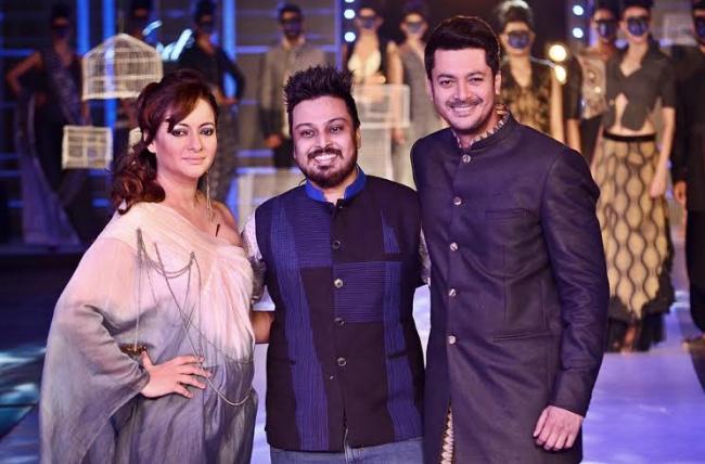 Actor Jisshu and wife Nilanjana walk ramp for Abhishek Dutta at Kolkata fashion fiesta