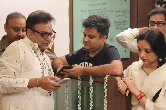 Shree Venkatesh Films hosts mahurat for Arindam Sil's 'Byomkesh Pawrbo'