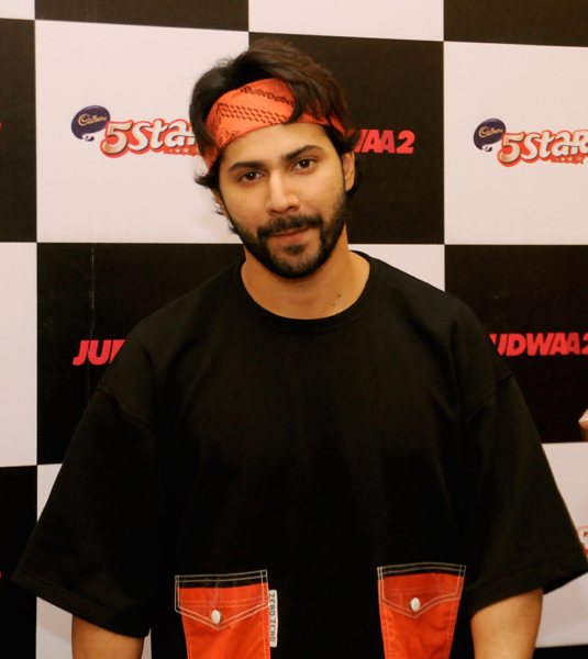 Varun Dhawan, Jacqueline Fernandez, Taapsee Pannu visit Kolkata to promote Judwaa 2