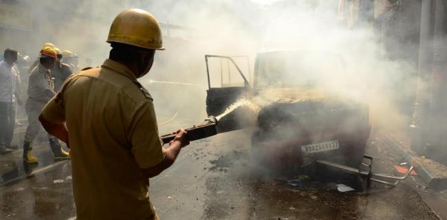 BJP activists clash with Kolkata police, march to Lalbazar turns violent 