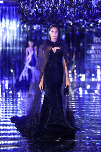 Alia Bhatt, Ranveer Singh walk down ramp for Manish Malhotra