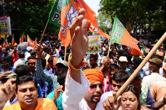BJP activists clash with Kolkata police, march to Lalbazar turns violent 