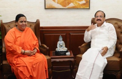 Uma Bharti meets Venkaiah Naidu