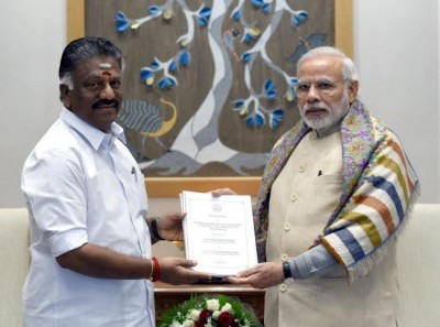 The Chief Minister of Tamil Nadu, O. Panneerselvam calling on the Prime Minister, Narendra Modi