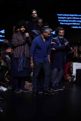  LFW: Models walk the ramp for designer Rajesh Pratap Singh