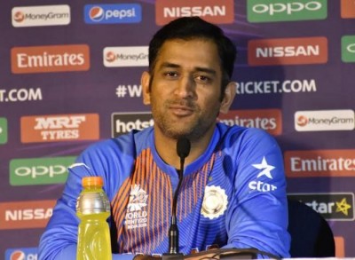 Ten-year ban on Aadhaar biomentric centre that leaked Dhoni's details 