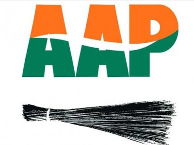 AAP holds demonstration outside EC office on EVM issue