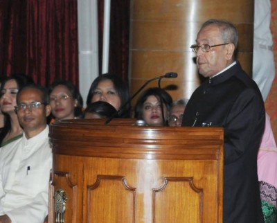 President Mukherjee writes to Queen Elizabeth condoling Manchester deaths in terror attack