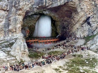 Jammu and Kashmir: Rain and landslide halt Amarnath Yatra, one dead and six injured
