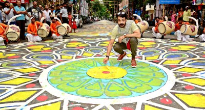 Prosenjit Chatterjee inaugurates India's Longest Street Alpona in Kolkata