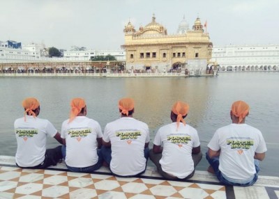 Sunny Deol fans go all out for 'Poster Boys'