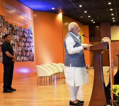 Modi meets young CEOs