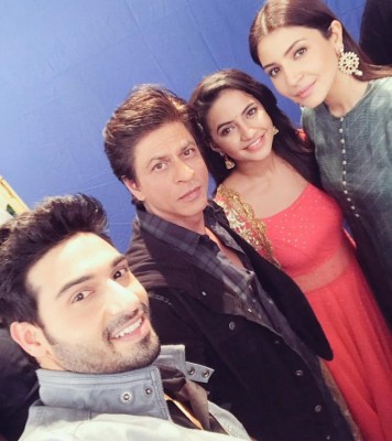Vijayendra Kumeria shares image with Shah Rukh Khan, Anushka on social media