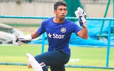 Indian cricketing world appreciates Saha's flying catch