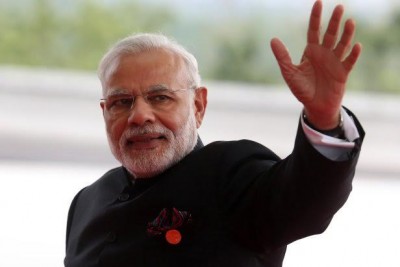 SP, BSP conniving for a hung Assembly in UP : Narendra Modi