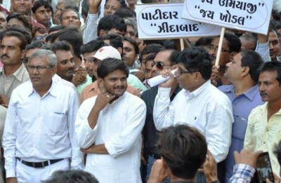 Hardik Patel arrested on way to Mandsaur