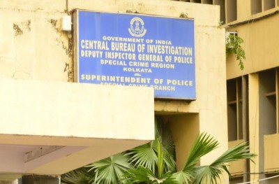 Railway employees held for bribery