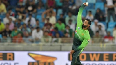 Pakistan's Hafeez reported for suspect bowling action