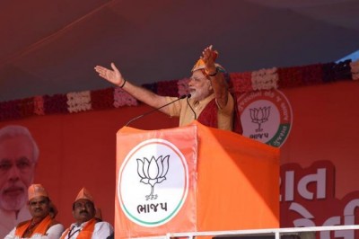 PM Modi arrives in Dharoi Dam, on way to Ambaji Temple