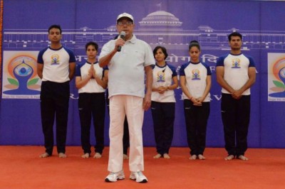 Yoga Day: Prez Mukherjee inaugurates Yoga demonstration at Rashtrapati Bhavan 