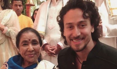Tiger Shroff meets singing legend Asha Bhosle, shares picture on social media