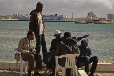  Sharp increase in money migrants send home lifts millions out of poverty â€“ UN report