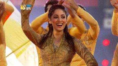 Yami Guatam sizzles stage on IPL's Delhi opening ceremony