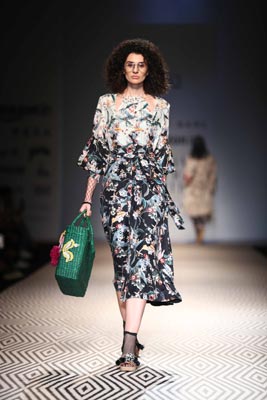 Vineet Bahl displays collection at Amazon India Fashion Week