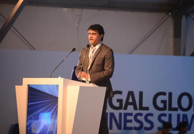 Pranab Mukherjee lighting the inaugural lamp at the Bengal Global Business Summit in Kolkata