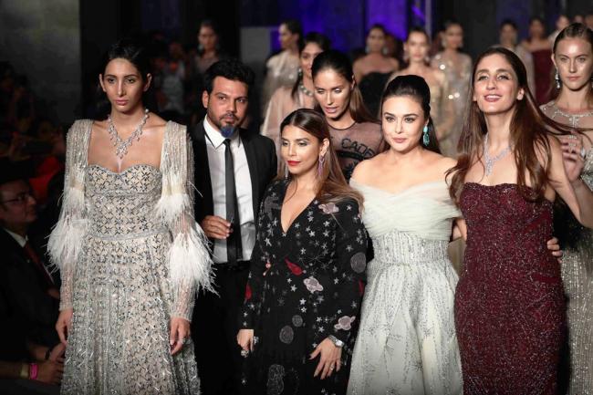 Preity Zinta walks ramp for designer Falguni Shane Peacock in Lakme Fashion Week