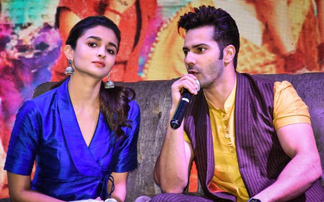 Alia, Varun promote Badrinath Ki Dulhaniya in Kolkata