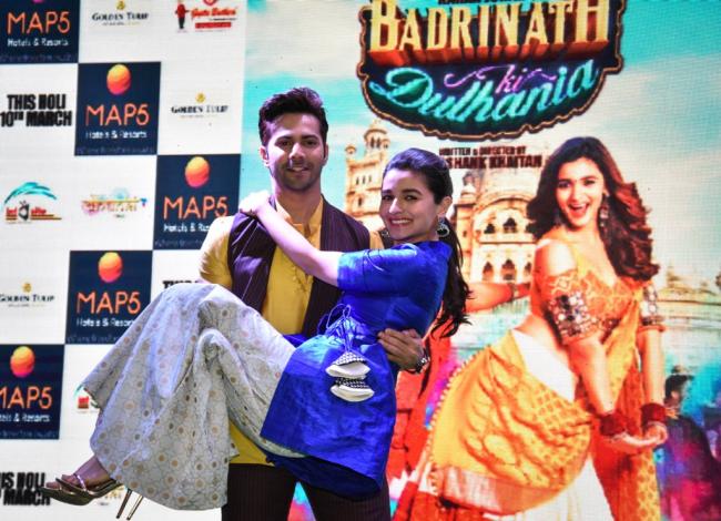 Alia, Varun promote Badrinath Ki Dulhaniya in Kolkata